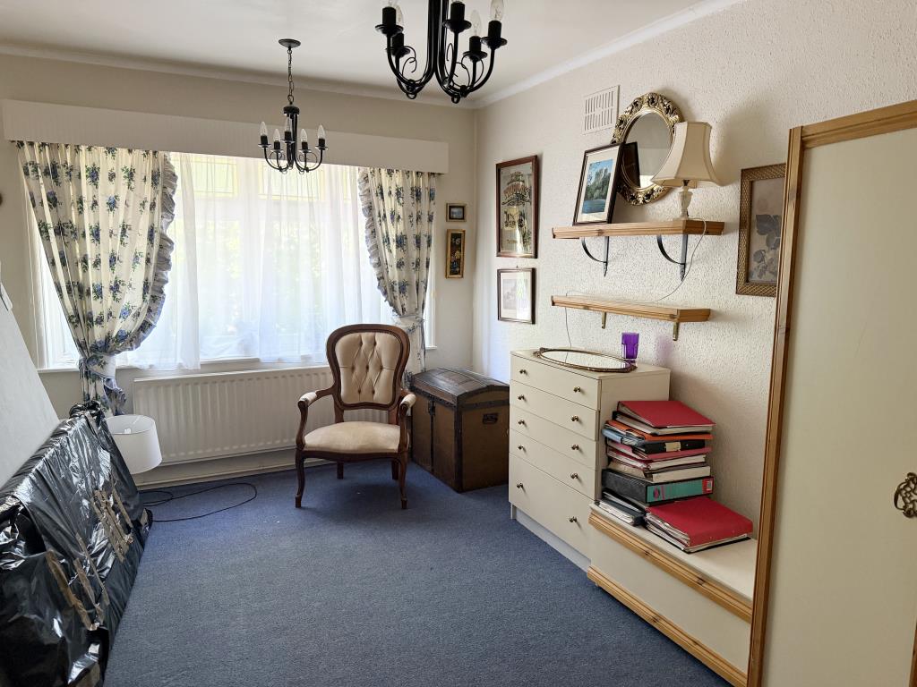 Lot: 37 - DETACHED HOUSE FOR IMPROVEMENT - Third bedroom